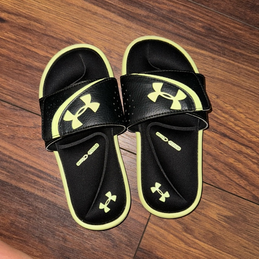 Under Armour 4D Foam Slides/Sandals 1Y